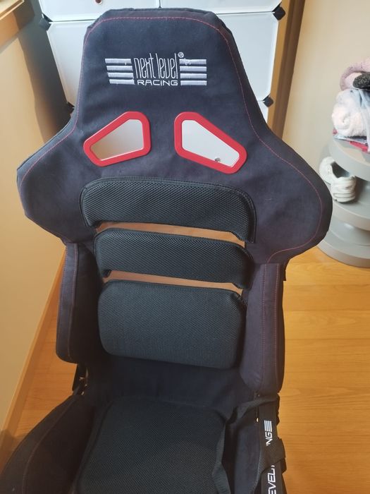 Volante Thrustmaster T598 + cockpit Next Level Racing GT Lite Pro