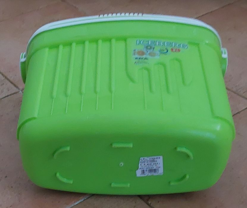 GELEIRA TÉRMICA COMO NOVA DE 8 LT. Casa,Praia,Pesca,Viagens,Férias,etc