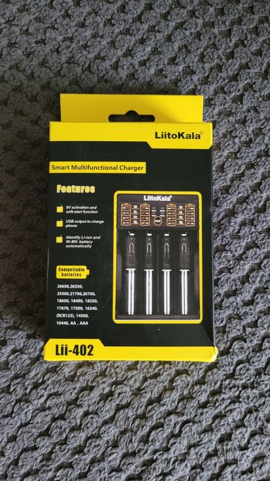 Liitokala Lii-402 Ładowarka do baterii akumulatorów AA AAA 18650 26650