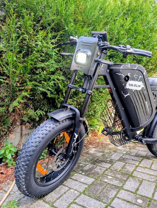 Bicicleta elétrica estilo Moto VARUN X-PLORER RAPTOR grande Autonomia