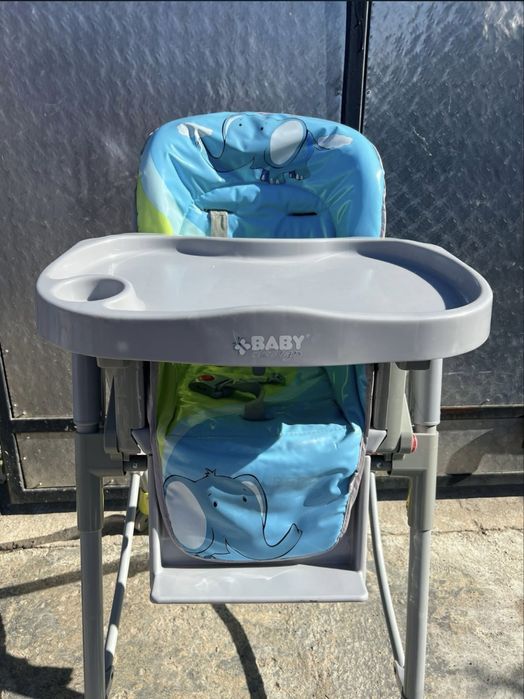 Дитячий стілець для годування