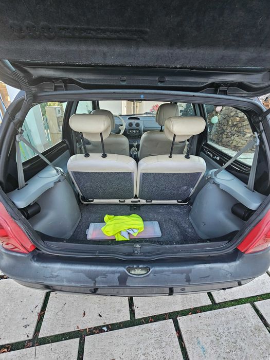 Twingo Initiale 1.2 16V – Versão especial, pele, AC e apenas 123 mil km