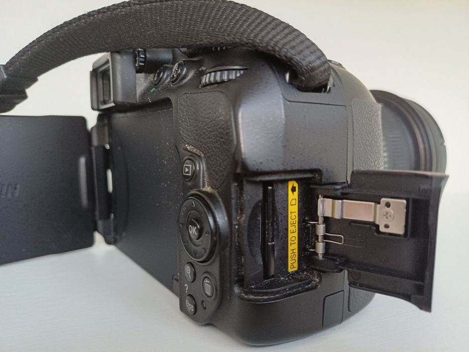 Nikon D5300 + Sigma 17-50mm f/2.8 EX DC OS HSM | пробіг 18 677 | комплект