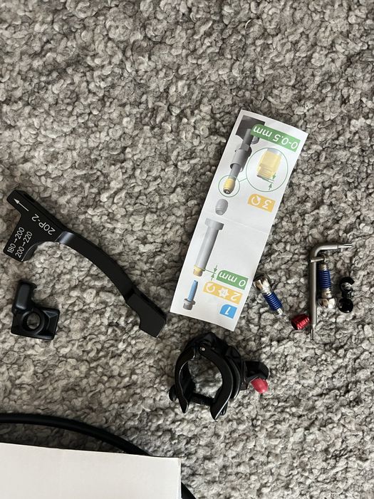 Tavao dianteiro Sram MAVEN