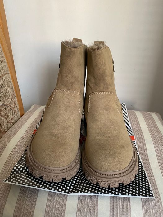 Buty zimowe botki z futrem zamszowe na zamek beżowe jak emu 36
