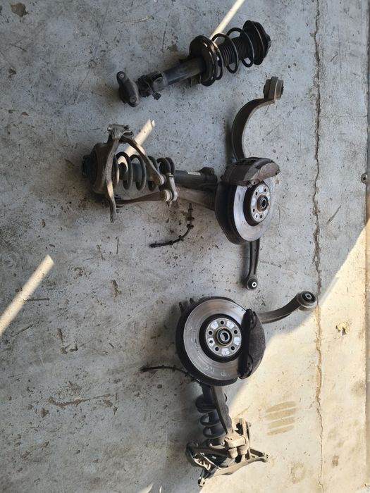 Amortyzator Zwrotnica Gira prawa Audi Q5 8R 2.0TDI