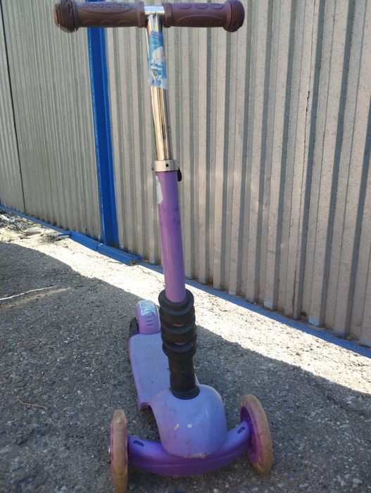 Продам самокат .