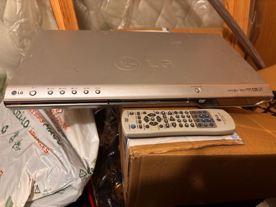 DVD LG com comando - Usado