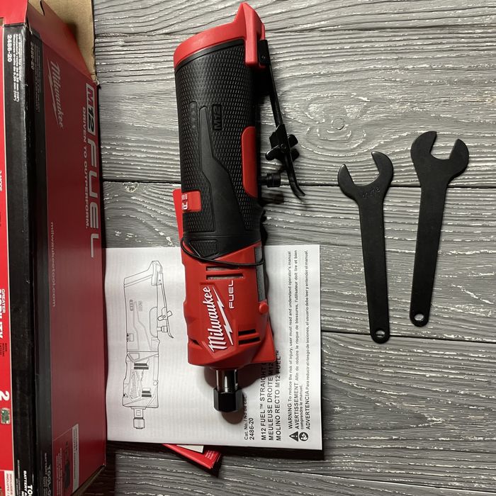 Акумуляторна пряма гліфмашина Milwaukee M12 Fuel 2486-20