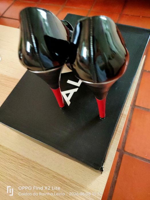 Vendo 2 pares de sapatos