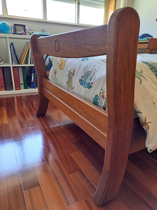 Cama solteiro estilo cerne