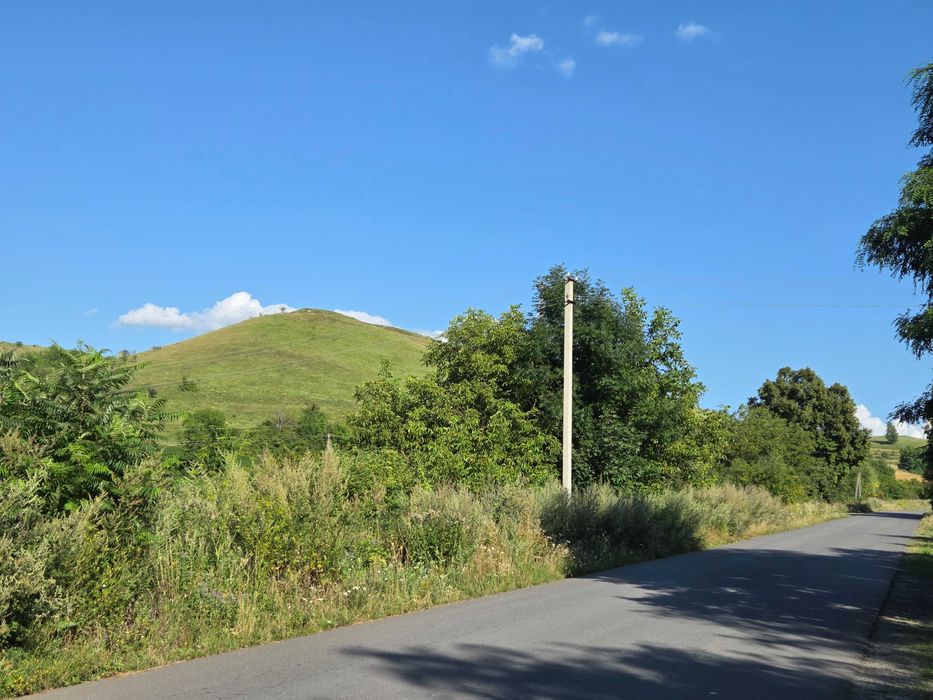 Дачний будинок с. Гологірки. Потребує незначного ремонту.