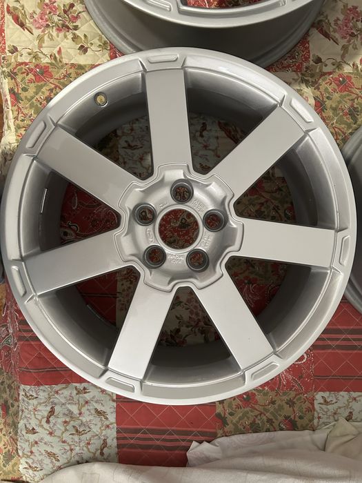 Jante R18 Ford Recém-restauradas (sem pneu)