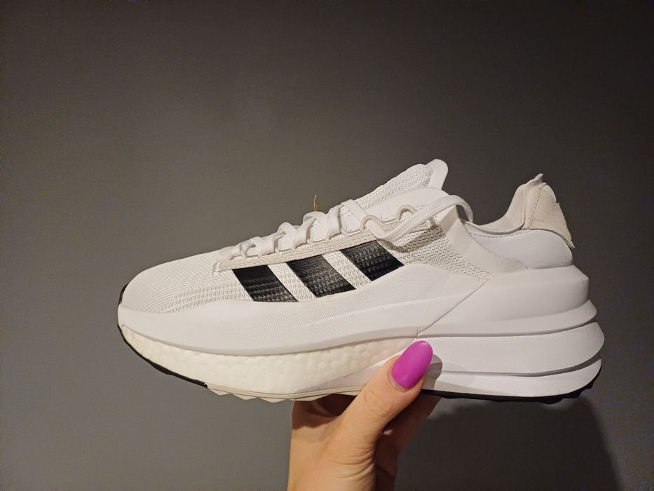 Buty Adidas Averyn X