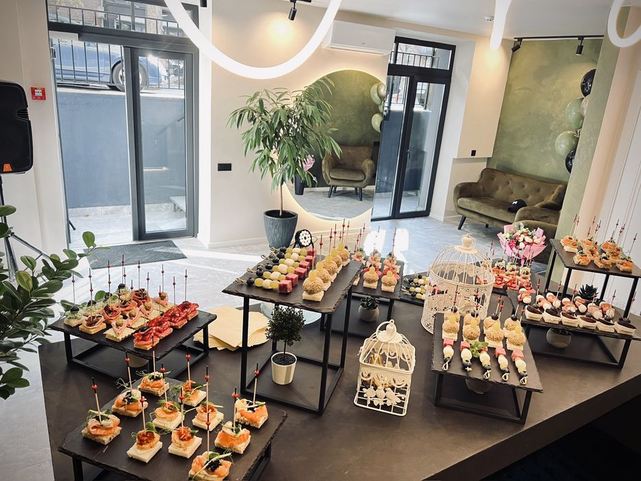 Фуршети смаколики фудбокси гастробокси доставка їжі бенкети Київ