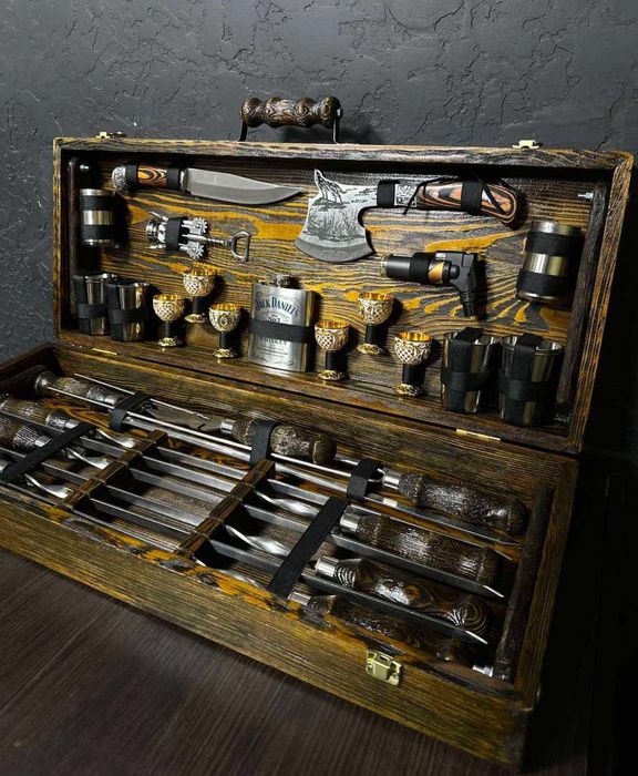 Якісні шампури у дерев’яному кейсі – набір для чоловіка, подарунок