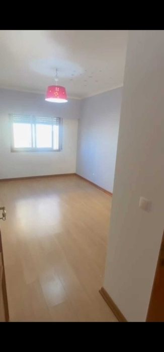 Arrenda-se Quartos numa zona tranquila em Queluz e Belas