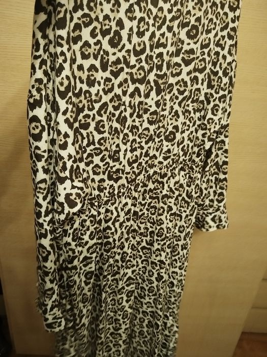 Sukienka w panterkę wiskoza