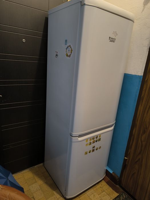 Холодильник Hotpoint ariston