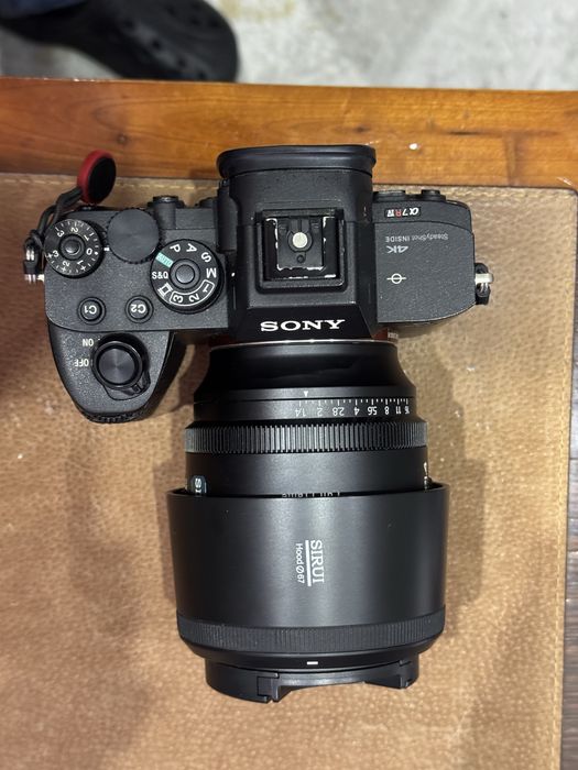 Lente Sirui Aurora 85 1.4 para Sony