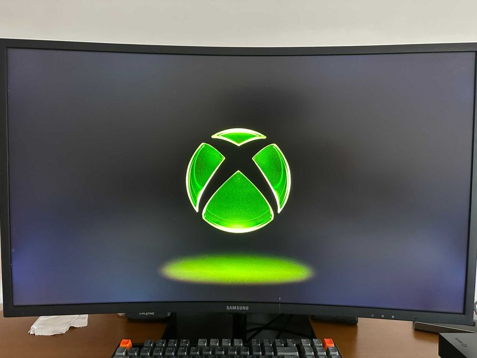 Xbox One X/1TB (Muito bom estado, c/ Comando Elite, c/acessórios)