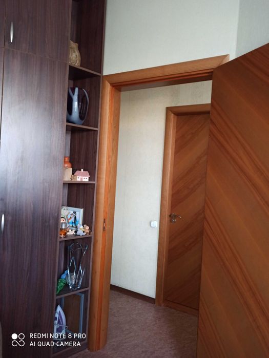 Продам  однокімнатну квартиру у центрі міста з капітальним  ремонтом та меблями