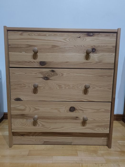 Cómoda com 3 gavetas