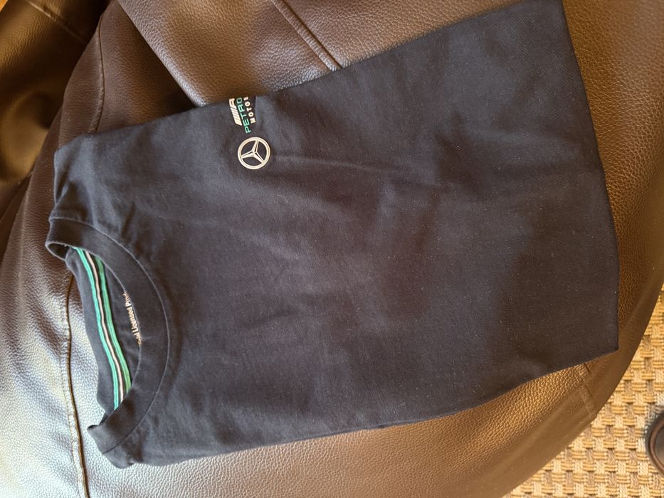 Mercedes roupas_