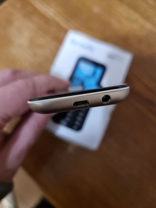 Продам Bravis F241 2sim