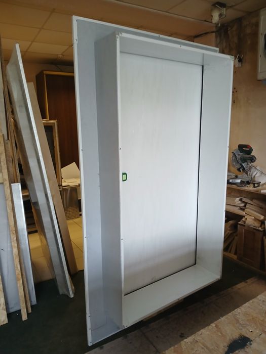 Двері в холодильну камеру