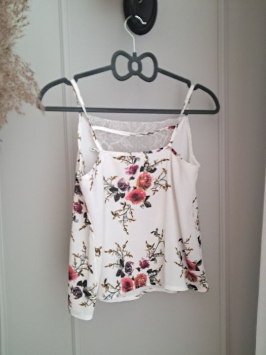 Zara top na cienkich ramiączkach