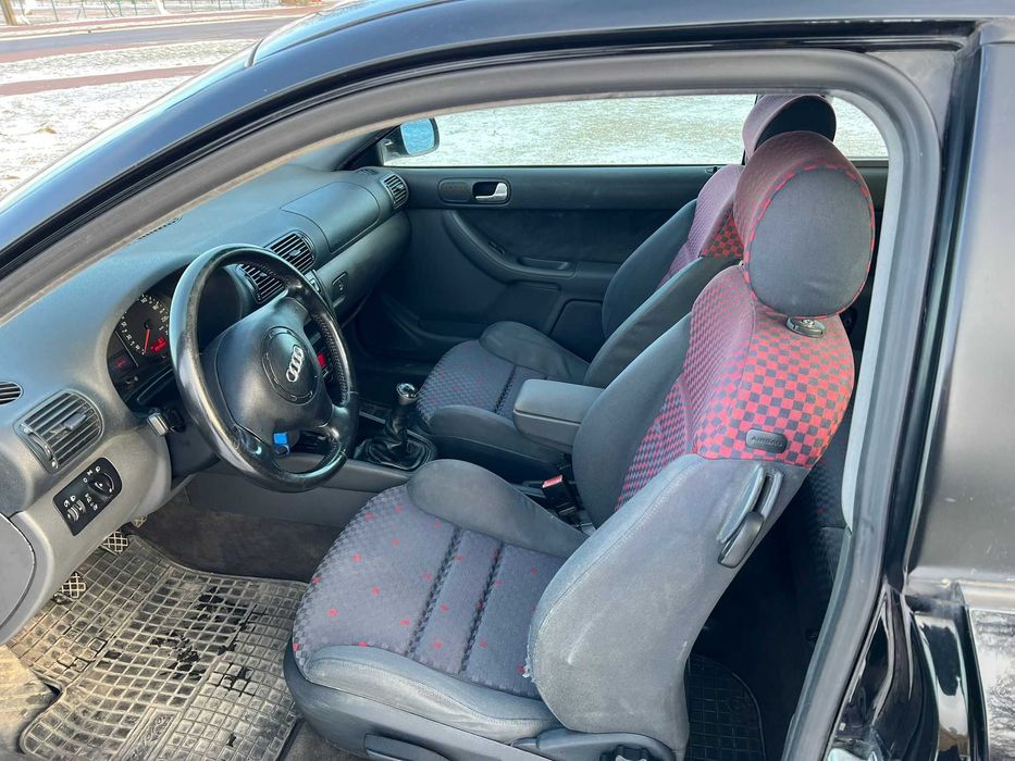 Audi A3 1.6 8v 2000r 235 tys. km.