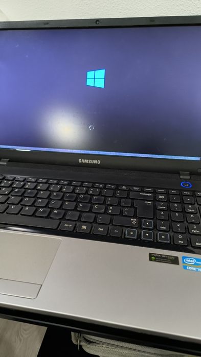 Computador PC portátil Samsung i5 6gb 640gb win10 15,6"