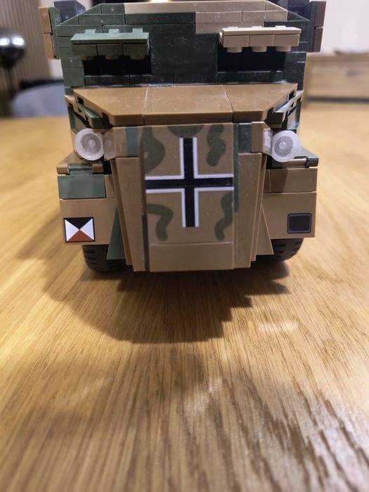 Cobi 2525, wyjątkowy