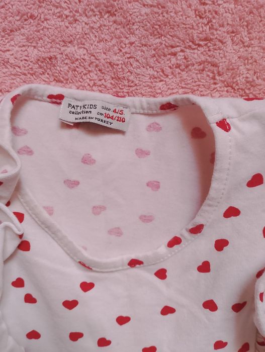 Сукня на дівчинку біла в сердечку 104