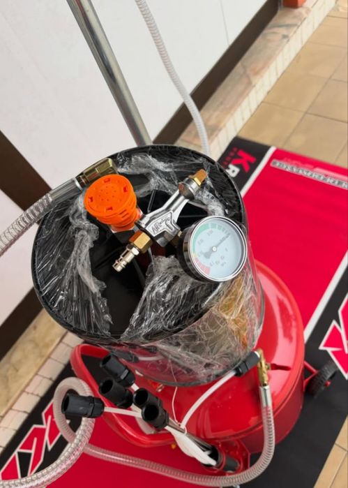 Máquina de tirar óleo de motor 80Litros. Entrego