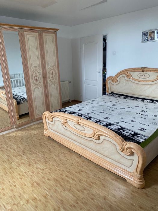 Продам будинок 206 м2 два гаражи приват ділянка 3,5 сотки Берегово