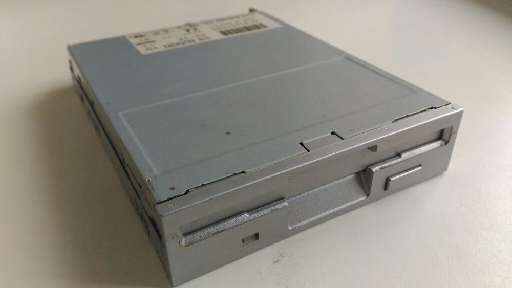 Дисковід для дискет