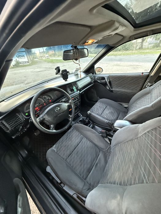 Opel Vectra b 1.8 бенз