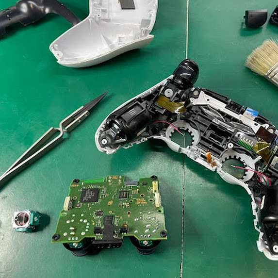 Serwis Konsol i Padów PS5 PS4 Xbox | HDMI, Czyszczenie, inne usterki