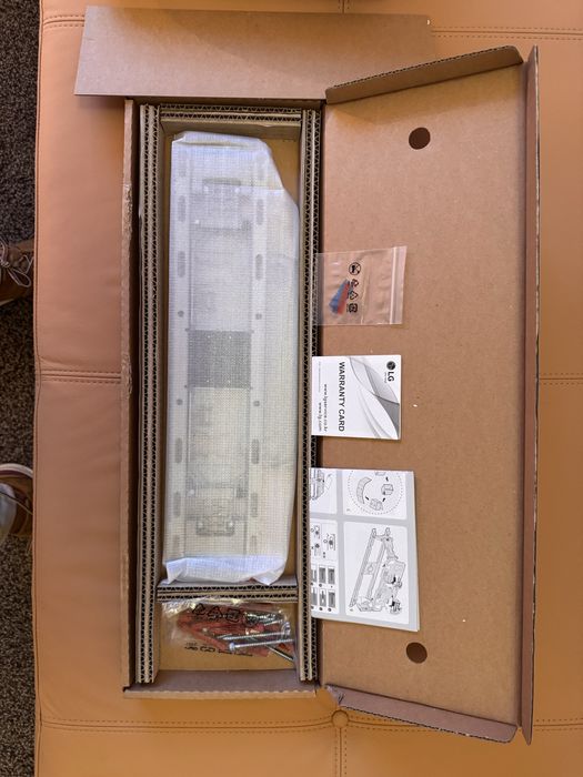 LG - Suporte de parede para modelos G - “GALLERY”