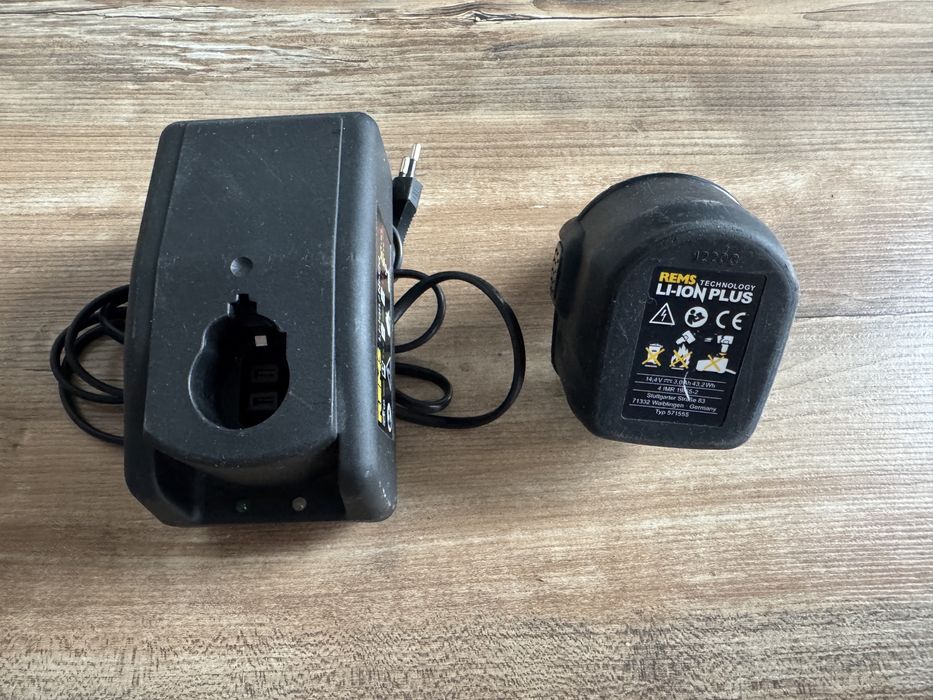 Zaciskarka akumulatorowa REMS Akku-Press ACC Basic Pack Zestaw 571014