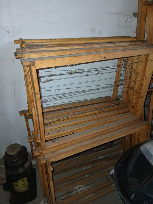 Рамки , улий, кормушки