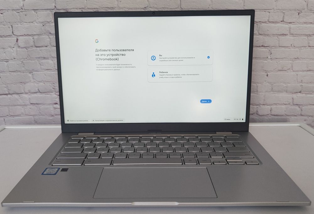 ASUS Chromebook C425 Clamshell Portátil, 14 Pulgadas FHD 4 Vías NanoEdge, Procesador Intel Core M3 8100y 4 Gb De Ram 128 Gb De Almacenamiento