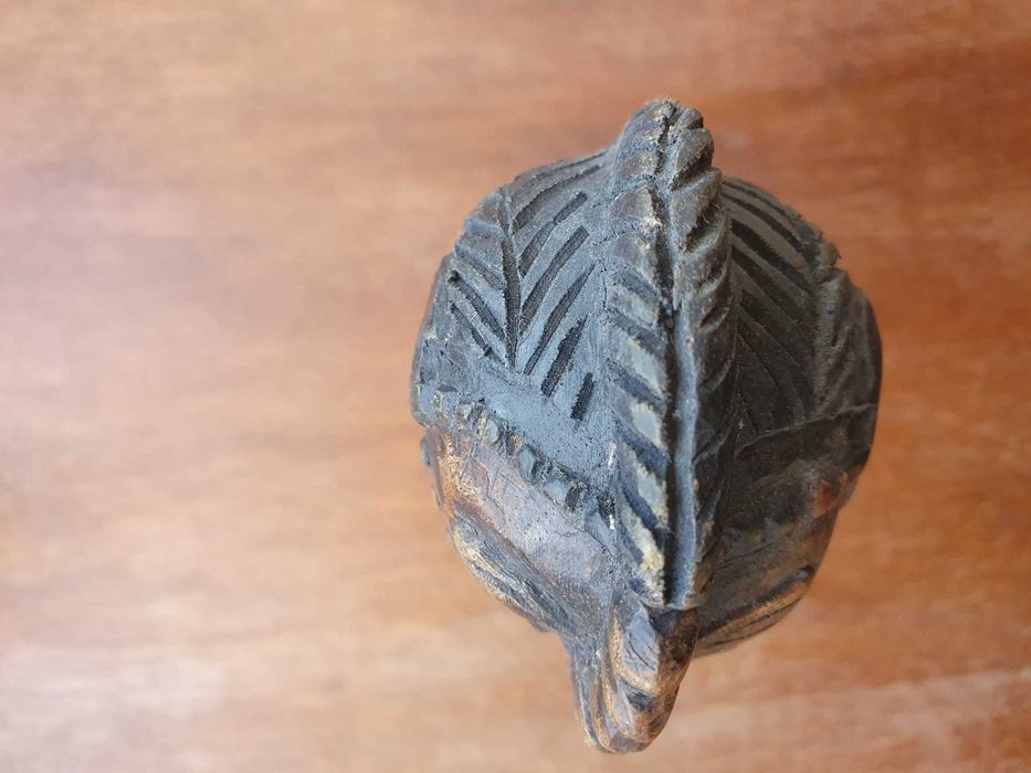 Estatueta em madeira da deusa Nimba