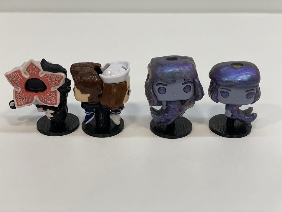 Поличка, презентаційний стенд для фігурок Stranger Things