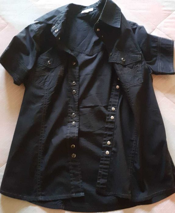 Camisola de cor preta