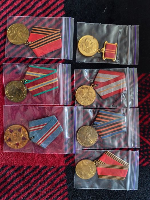 Продам Ювілейні значки