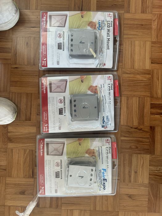 Tres suportes para LCD Barkan