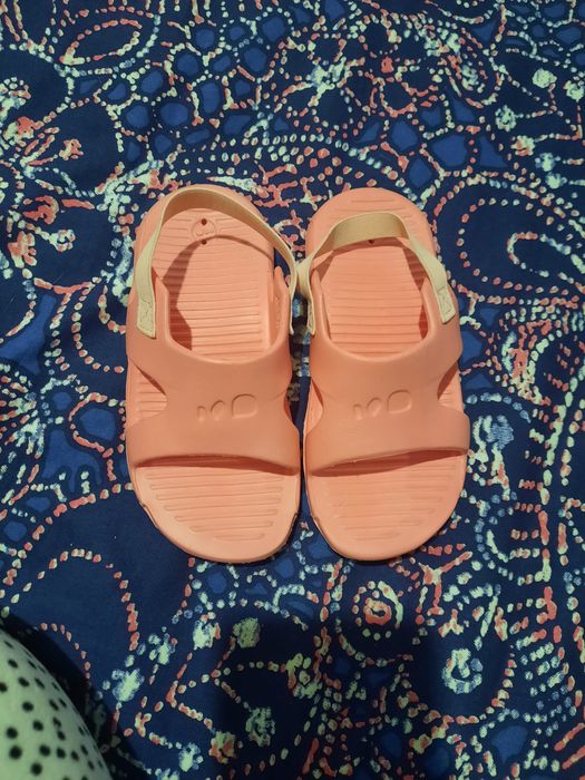 Chinelos piscina menina